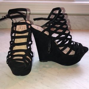 Black strappy platform wedge heels